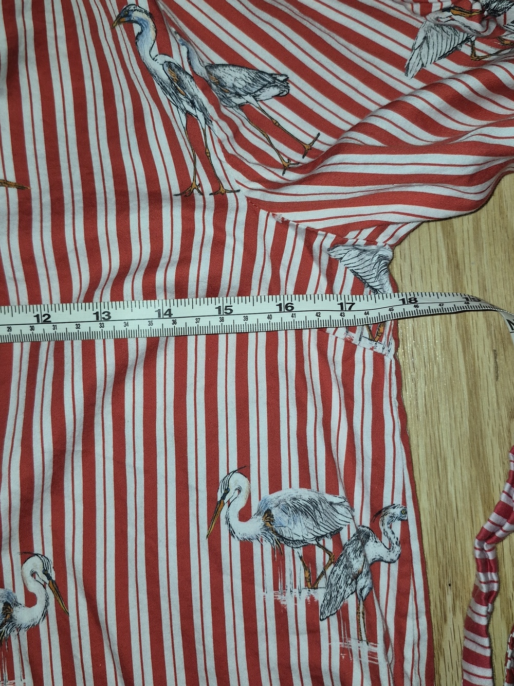 💥5/35 Zara Red and White Striped Bird-Accent Blouse Size S - Picture 4 of 4